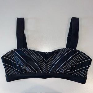 🔥 3 for $15 🔥
Athleta chevron underwire bikini top 32B/C